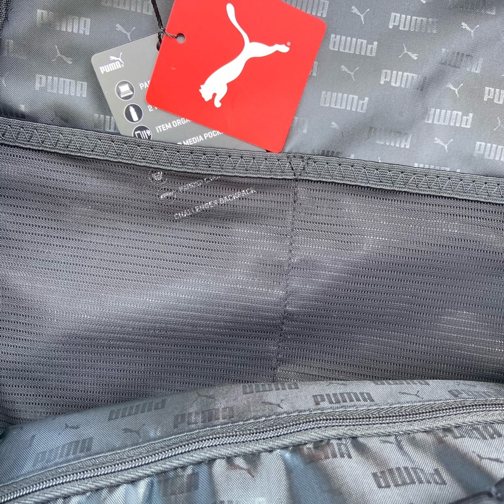๐ฅ๐๐ฅณPUMA Party! Backpack w Bonus Socks! - Picture 5 of 8